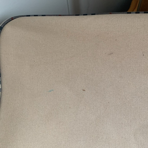 Burberry's Double Handle Large Beige Tote Shadow Horse Haymarket Check Trim GUC - Picture 11 of 13